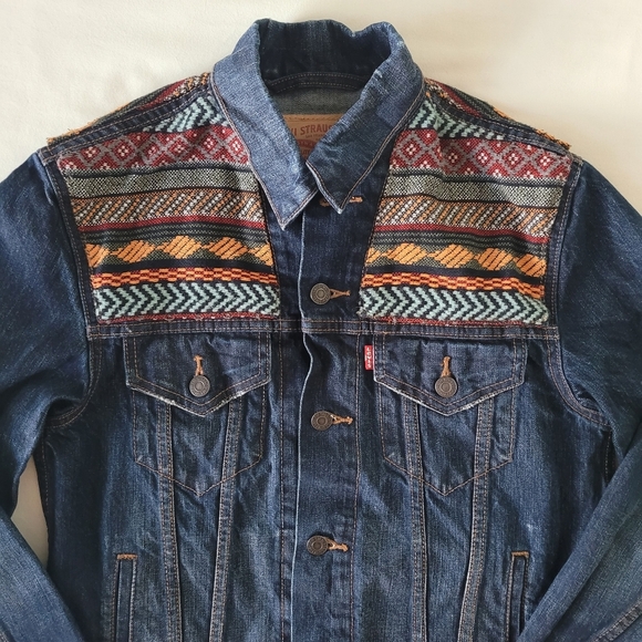 Levis 90s Aztec Embroidered Denim Trucker‎ Jacket Mens Small Red Tab - Picture 2 of 14